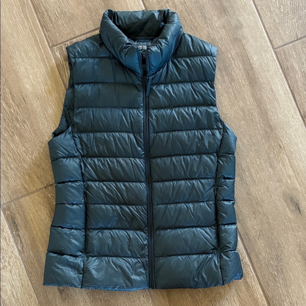 Uniqlo Women's Quilted Puffer Vest - Dark Green